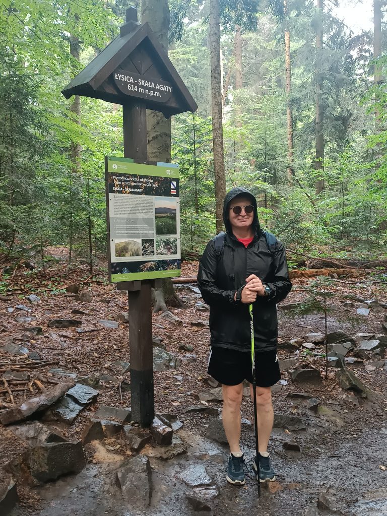 Łysica – Niezwykła Przyroda i Raj dla Turystów!