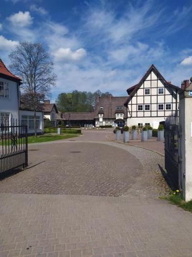 Dwór Oliwski w Dolinie Szwabego